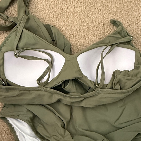 Green Bikini Set - Picture 4 of 5